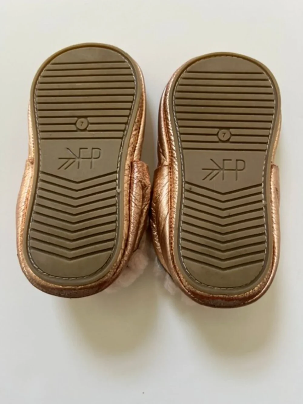 Little Girl's Moccasins 7